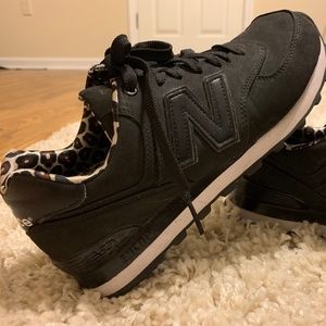 NewBalance Sneakers - Black Suede